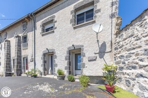 Exterior - Vrbo Property (SAINT NECTAIRE)