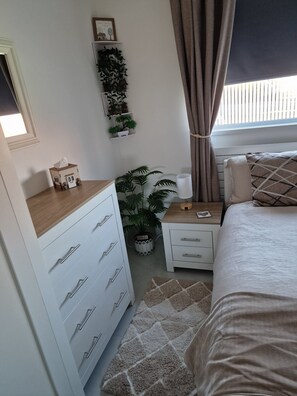 Iron/ironing board, Internet, bed sheets - Dommar Guest House Luxury & Comfort (Saint Mellons)