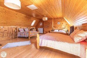 Room - Vrbo Property (SAINT NECTAIRE)