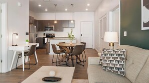 Interior - Landing | Chic 2BD, Clubhouse (Tarpon Springs)