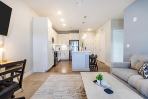 Smart TV - Landing | Modern 1BD in Clara Avenue (Panama City Beach)
