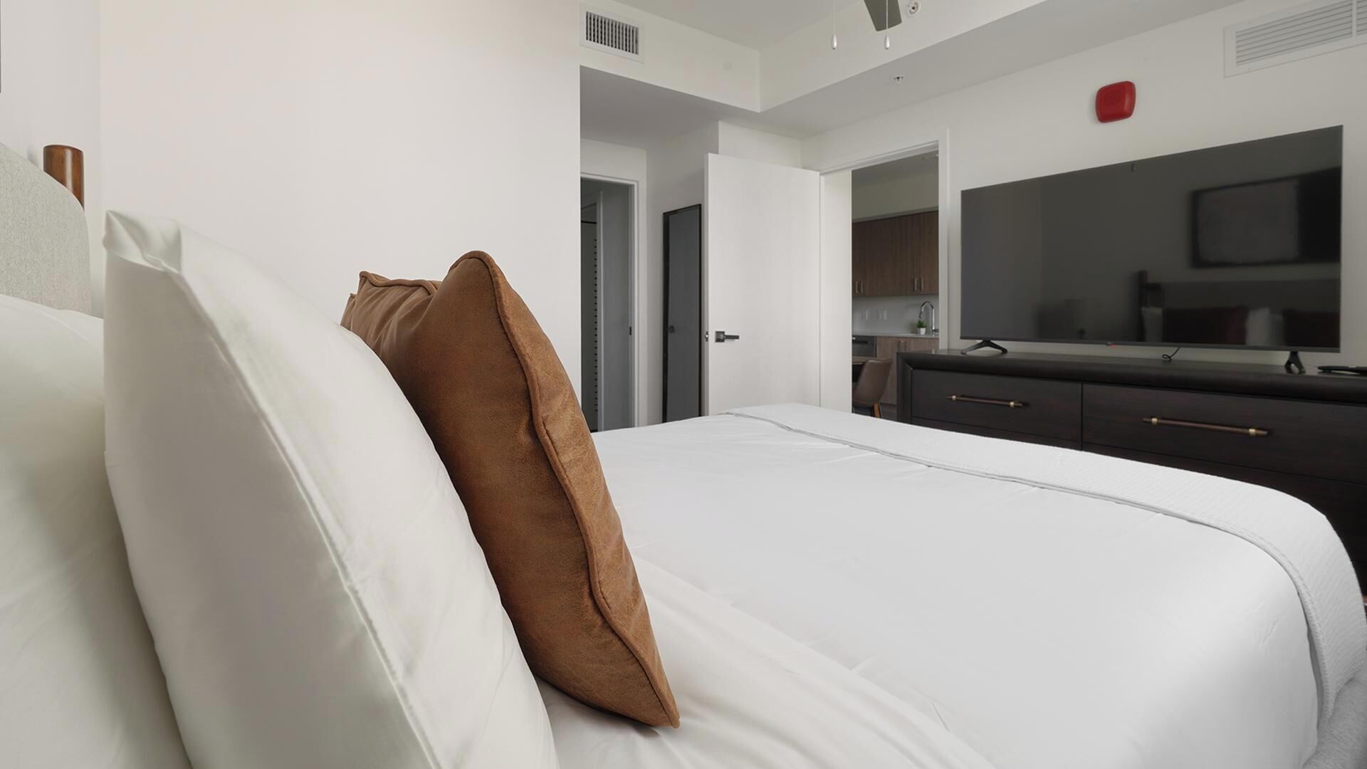 1 chambre, bureau, fer et planche à repasser, Wi-Fi