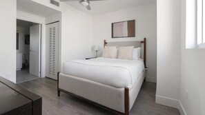 Desk, iron/ironing board, WiFi, bed sheets - Landing | Beautiful 1BD, Gym (Hialeah)