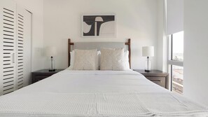 Desk, iron/ironing board, WiFi, bed sheets - Landing | Chic 1BD, Gym (Hialeah)
