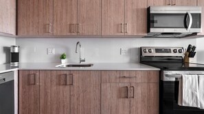 Fridge, dining table - Landing | Beautiful 1BD, Gym (Hialeah)