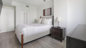 Desk, iron/ironing board, WiFi, bed sheets - Landing | Beautiful 1BD, Gym (Hialeah)