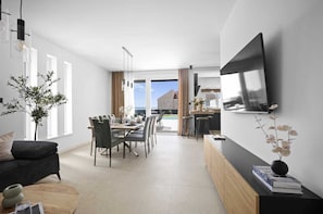 Smart TV, books - Villa Lucis Kaštela | Private Pool and sea view Villa near Split (Kaštel Kambelovac)