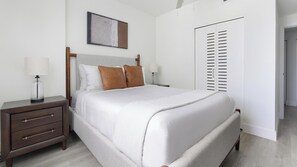 Desk, iron/ironing board, WiFi, bed sheets - Landing | Beautiful 2BD, Gym (Hialeah)