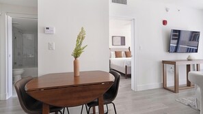 Schreibtisch, Bügeleisen/Bügelbrett, WLAN, Bettwäsche