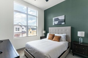 Desk, iron/ironing board, WiFi, bed sheets - Landing | Stylish 2BD, Clubhouse, Pool (Oklahoma City)
