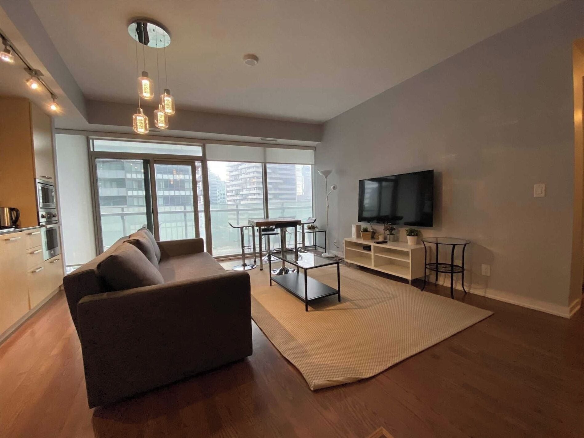 Appartement panoramique, 3 chambres, non-fumeur, 2 salles de bains | Aire de séjour | Téléviseur de 50 po avec télévision numérique