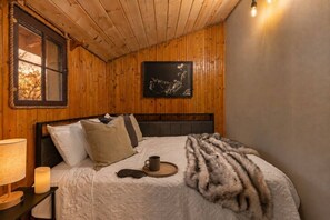 WiFi - Cozy 2BR Little Cabin | 15 Minutes to Mt. Rushmore (Rapid City)