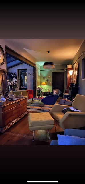 Interior - A 19th-century house in the heart of the city of Cognac (Cognac)