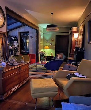 Interior - A 19th-century house in the heart of the city of Cognac (Cognac)