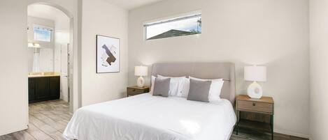 Desk, iron/ironing board, WiFi, bed sheets