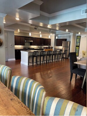 Dining - Landing | Modern 2BD, Clubhouse, Gym (Nashville)