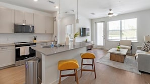 Fridge, dining tables - Landing | Amazing 1BD, Gym (Dallas)
