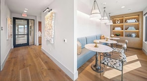 Dining - Landing | Spectacular 1BD, Gym, Pool (Dallas)