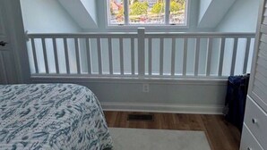 Room - Cozy 1-bedroom Pet Friendly Condo in Manistee.   Pool, Hot tub, 5 min to Beach! (Manistee)