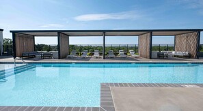 Pool - Landing | Incredible Studio in Caraleigh (Raleigh)