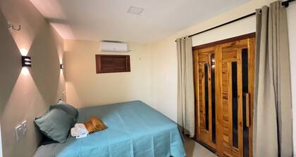 Suite with balcony in Canoa Quebrada, 2 minutes from Broadway.