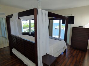 4 bedrooms, desk, iron/ironing board, free WiFi - Mariners Club Unit 136, New Preferred Partner Listing, VRNR Luxury Collection (Key Largo)