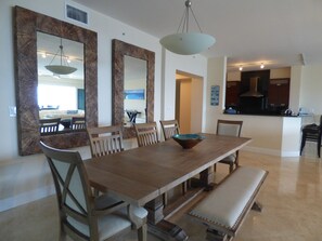 Dining - Mariners Club Unit 136, New Preferred Partner Listing, VRNR Luxury Collection (Key Largo)