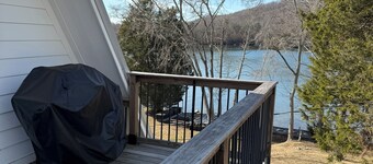 Perfect 1-Loft cabin on Lake Melton, close to UT