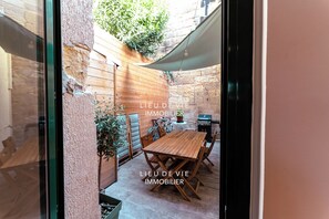 Dining - Vrbo Property (Bordeaux)