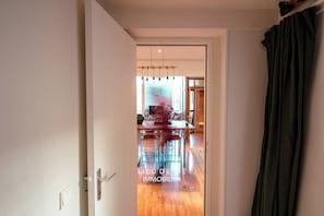 Interior - 🌟 Léon Apartment with Patio: Charm & Exceptional Location in Les Chartrons (Bordeaux)