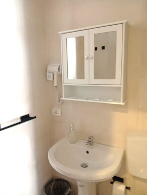 Free toiletries, towels, soap, shampoo - Terrazza Cristallini Napoli (Napoli)
