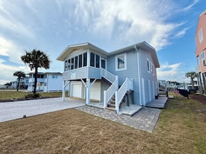 Exterior - Charming Classic Cottage on canal Holden Beach (Holden Beach)