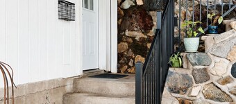 Cozy 2-bedroom house in tranquil Redding with AC