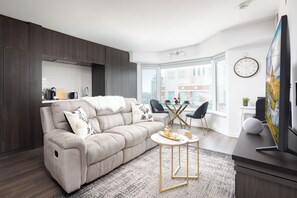 Living area - Luxury Yorkville condo steps, dining, shopping & transit. (Toronto)