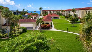 Property grounds - Wide-Open Charlotte Harbor Views - 3rd-Floor Waterfront 2BR - Elevator & Pool (Punta Gorda)