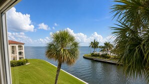 Interior - Wide-Open Charlotte Harbor Views - 3rd-Floor Waterfront 2BR - Elevator & Pool (Punta Gorda)