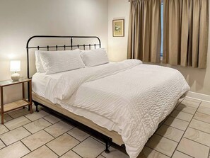 2 Schlafzimmer, Schreibtisch, WLAN, Bettwäsche
