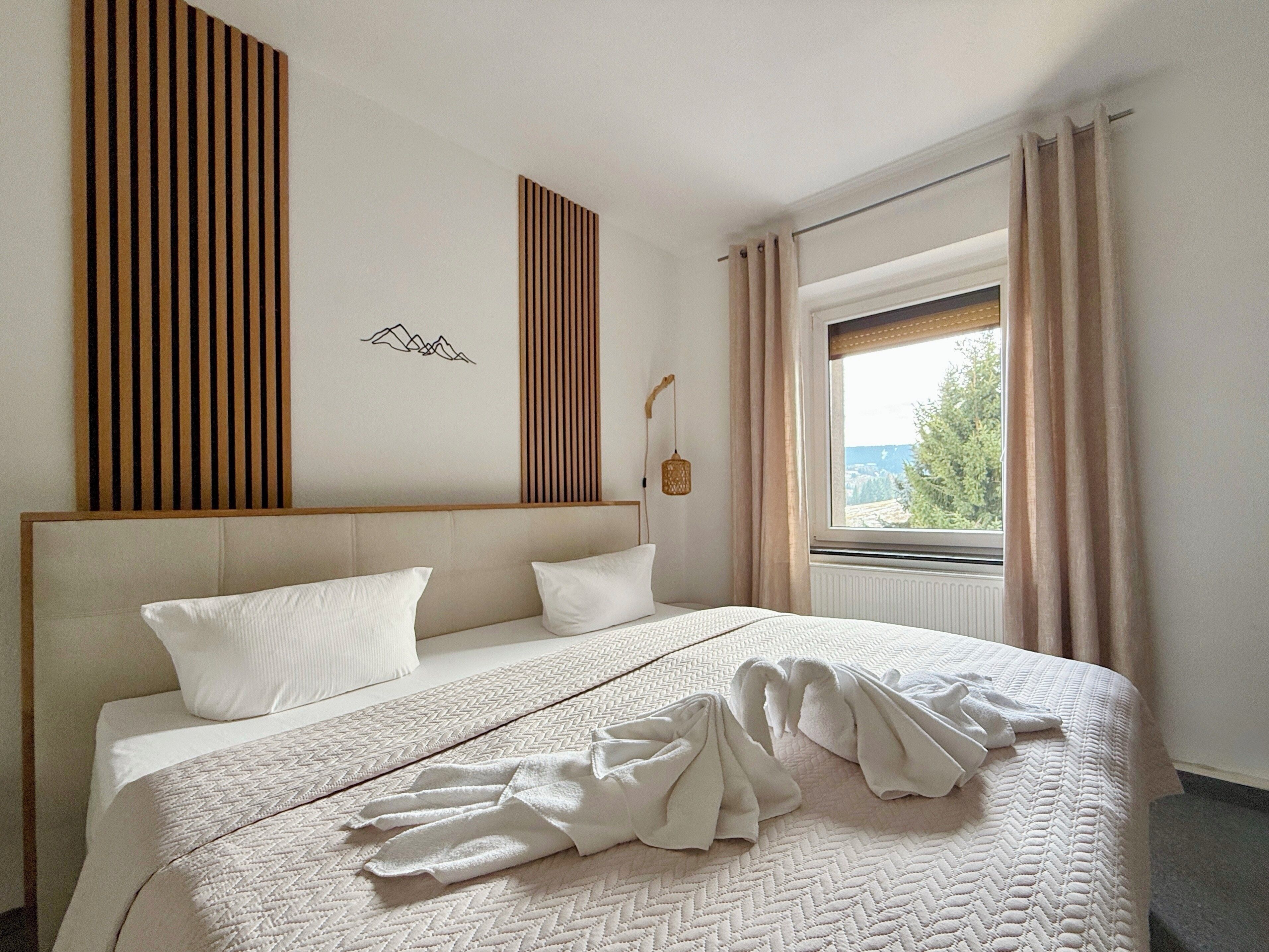 2 bedrooms, iron/ironing board, Internet, bed sheets