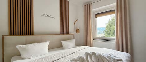 2 bedrooms, iron/ironing board, Internet, bed sheets