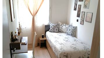 2 bedrooms, desk, iron/ironing board, free WiFi