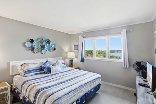 Boat Ramp|Swim Dock|Year Round Pools|Sleeps13
