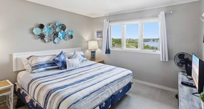 Boat Ramp|Swim Dock|Year Round Pools|Sleeps13