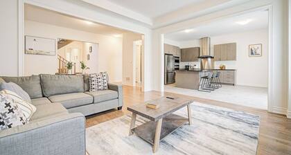 Very Modern New Luxury House in RichmondHill