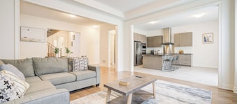 Very Modern New Luxury House in RichmondHill