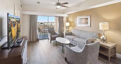 3BR Resort Suite on I-drive + Pools