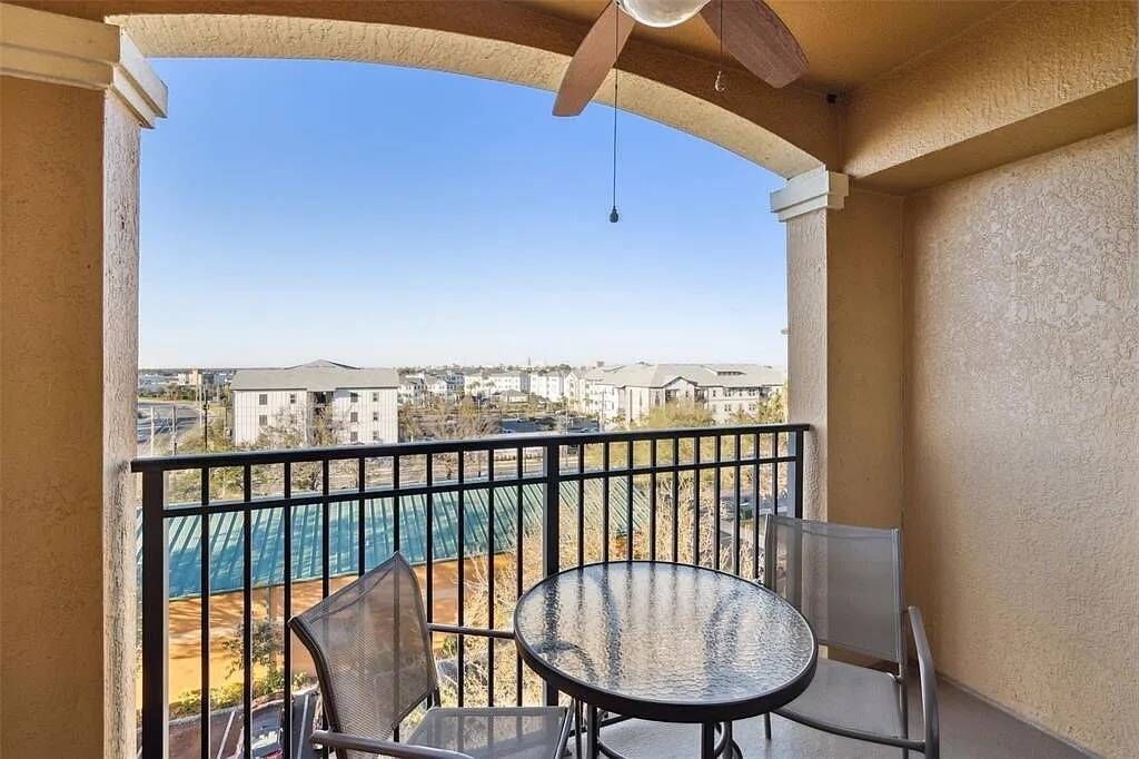 Basic Villa | Outdoor dining