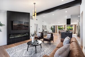 Smart-TV, Kamin