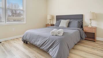 Iron/ironing board, WiFi, bed sheets