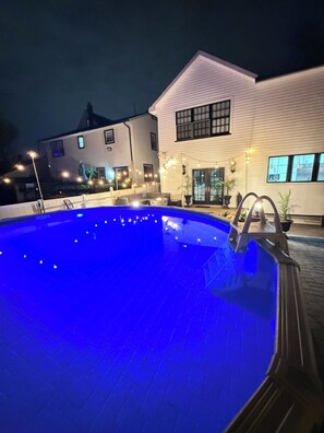 Pool - Modern 4BR Home with Pool  Near NYC & MetLife Stadium (Roselle Park)