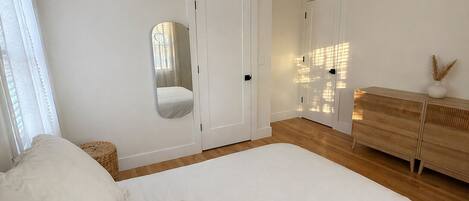 4 chambres, fer et planche à repasser, Wi-Fi gratuit, draps fournis